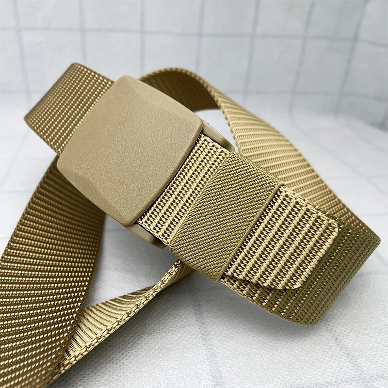 Elegantný ležérny opasok: odolný imitovaný nylon, antistatický, s ľahko nastaviteľnou prackou - ideálny pre každodennú módu