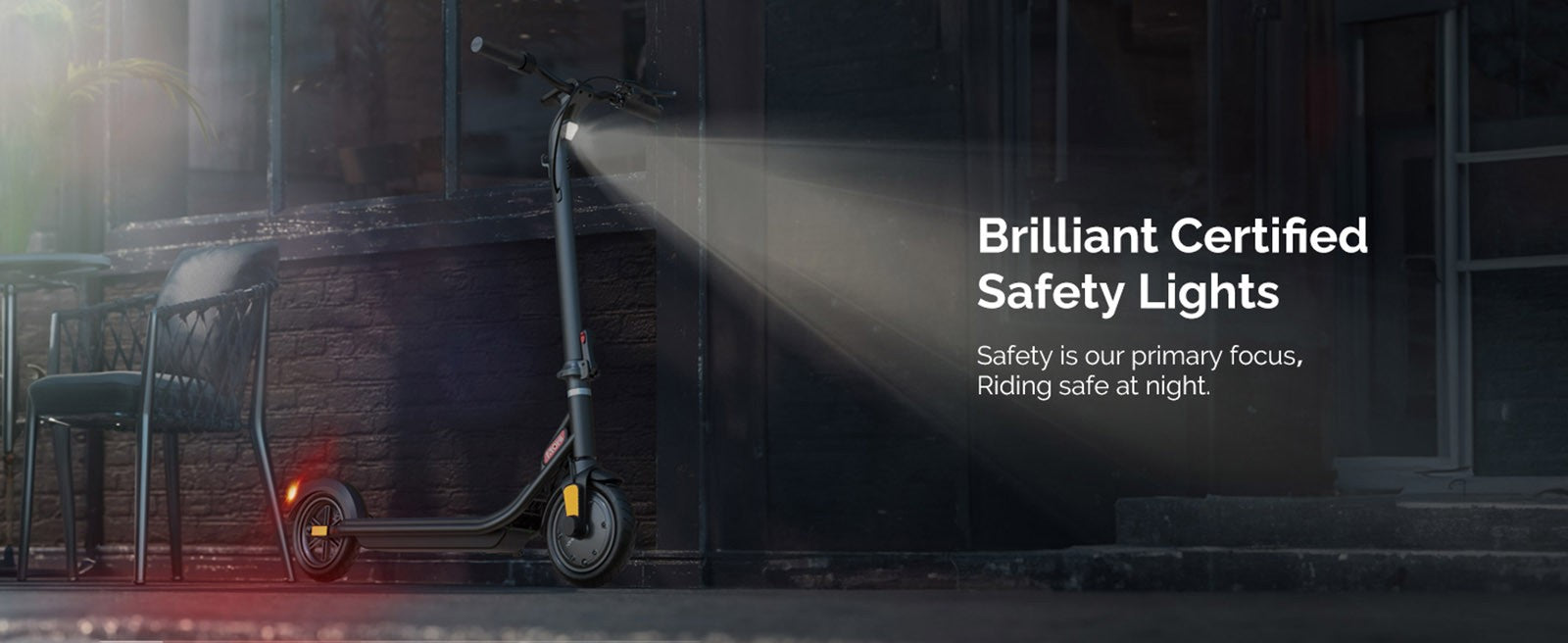 Elektromobil Atomi E20, 8,5 palcové nafukovacie kolesá, 250W motor (maximálny výkon 500W), 36V 7,5Ah batéria, dojazd 30 km, dvojité brzdy, nosnosť 120 kg.