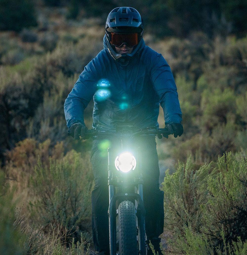 Elektrokol Vitilan T7, horské kolo, 26*4.0 palcové CST široké pneumatiky, 750W motor Bafang, 48V 20Ah batéria, maximálna rýchlosť 28 mph, maximálny dojazd 80 míľ, podsvietený LCD displej, hydraulické kotúčové brzdy vpredu a vzadu, 8-stupňová prevodovka SHIMANO - čierna